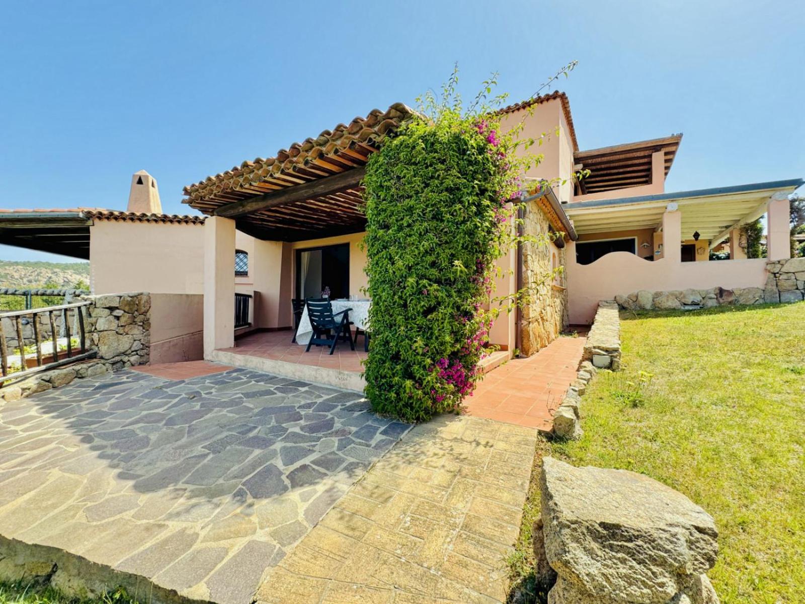 Sweet Homes Sea View With Pool Baja Sardinia Exterior photo